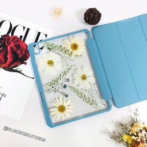 Gepresste Real Daisy Flower Classic Flap Case für iPad Air 11 "13" 2025,iPad Pro 11" 13" 2024,iPad 10th 11th Gen,Mini 7,iPad Air 6 5 4 Hülle