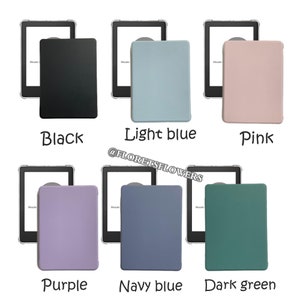 K&ouml;nnte beinhalten: Eine Auswahl an E-Reader-H&uuml;llen in verschiedenen Farben: Schwarz, Hellblau, Rosa, Lila, Marineblau und Dunkelgr&uuml;n. Jede H&uuml;lle wird neben einem E-Reader gezeigt. Der Text kennzeichnet die Farbe jeder H&uuml;lle.