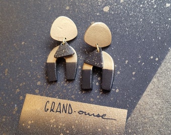 Boucles d'oreilles pendantes noir et or de GrandOurse