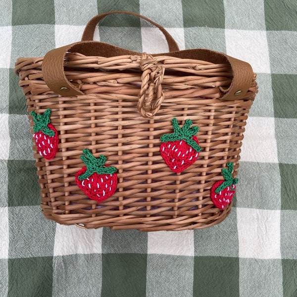 Cute Kids' Wicker Picnic Basket with Embroidered Design and Convenient Leather Strap