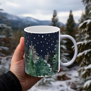 Gepersonaliseerde Winter Wonderland-mok: een heerlijk slokje rust | 11oz | Cadeau-idee | Koffiemok winterbomen | Uniek cadeau | Vakantiekeuken