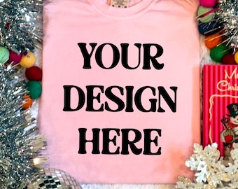 Maqueta de camisa Comfort Colors Blossom: Diseño navideño (PNG)
