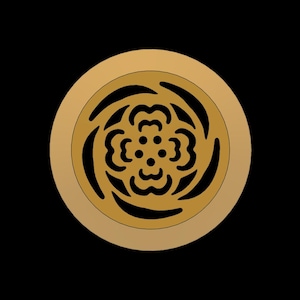 Puede incluir: Un elemento decorativo circular de color dorado con un diseño floral en el centro. El diseño presenta una serie de líneas arremolinadas y una forma de flor de cuatro pétalos. El fondo es negro liso.