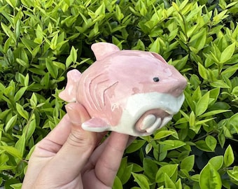 Pipe requin rose en céramique, jolie pipe requin, pipe de l'océan, pipe artistique pour femme, cadeau unique, cadeau de l'océan, cadeau de fête des mères