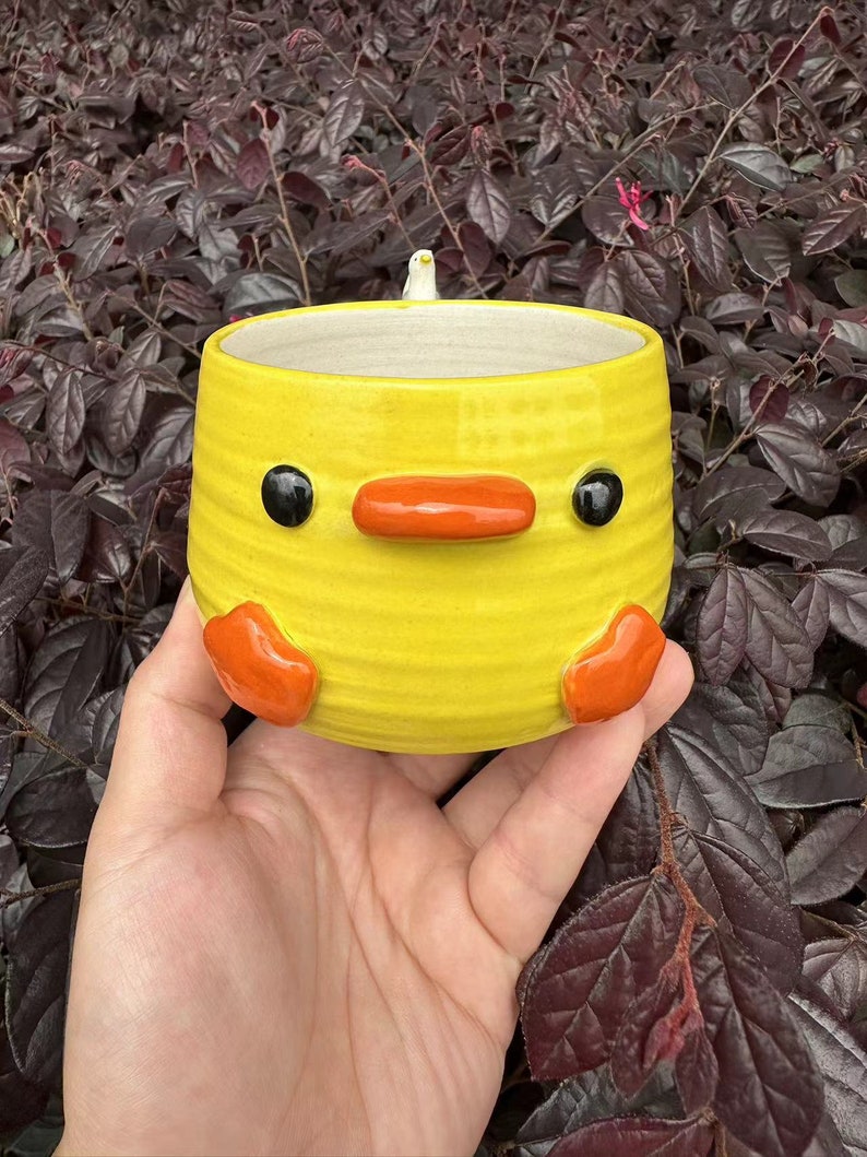 Jolie tasse en céramique faite main canard jaune, tasse à café oiseau, tasse à café canard, cadeau unique, pendaison de crémaillère, cadeau d'anniversaire, cadeau fête des mères image 1