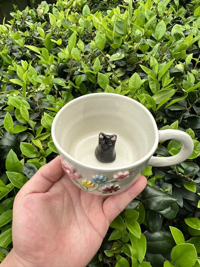 Handmade Black Cat Cute Ceramic Mug,Dainty Flower Mug, Ceramic Coffee Mug,Handbuilt Pottery,Gift for Her, Birthday Gift,Mother's Day Gift zdjęcie 1