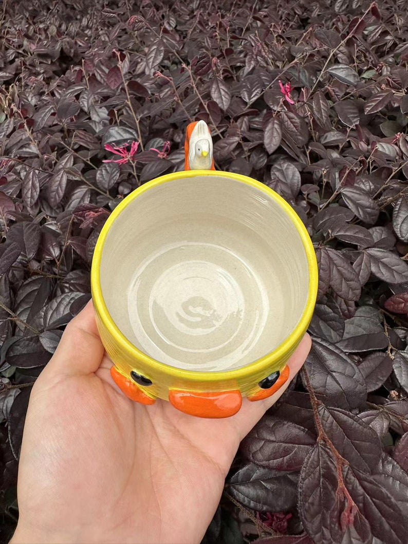 Jolie tasse en céramique faite main canard jaune, tasse à café oiseau, tasse à café canard, cadeau unique, pendaison de crémaillère, cadeau d'anniversaire, cadeau fête des mères image 4