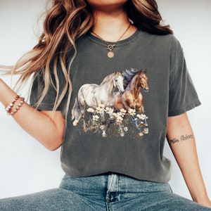 Horse Graphic Tee, Western Horse Shirt, Cowgirl T-shirt, Horse Lover, Quarter Horse Watercolor Graphic Shirt, Rodeo Tee