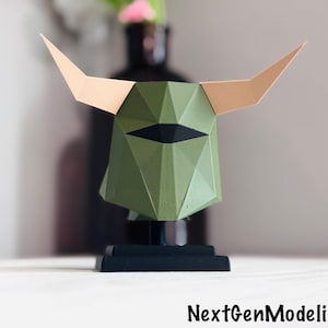 OSRS Guthans Helm mit Ständer - Geschenk für Gamer