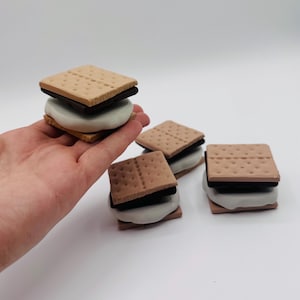 3D Printed S&#39;mores Fidget Clicker: Sensory Desk Toy