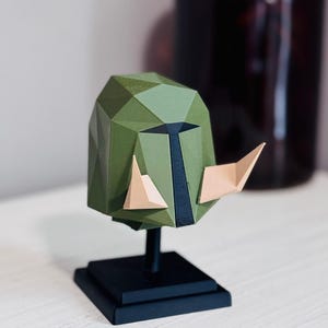 OSRS Torag&#39;s Helm Display with Stand - Gaming Decor