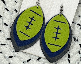 Op maat gemaakte leren voetbaloorbellen – sieraden voor sportfanaten – kies de kleuren van je team – unieke gamedagaccessoires