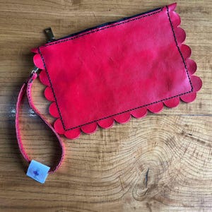 Clutch de cuero, hecho a mano, cosido a mano, único en su tipo.
