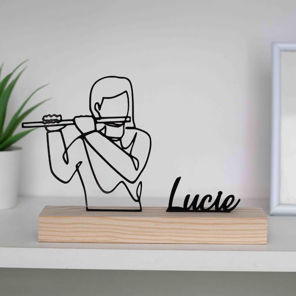 Vrouw fluit fluitiste met houten voet