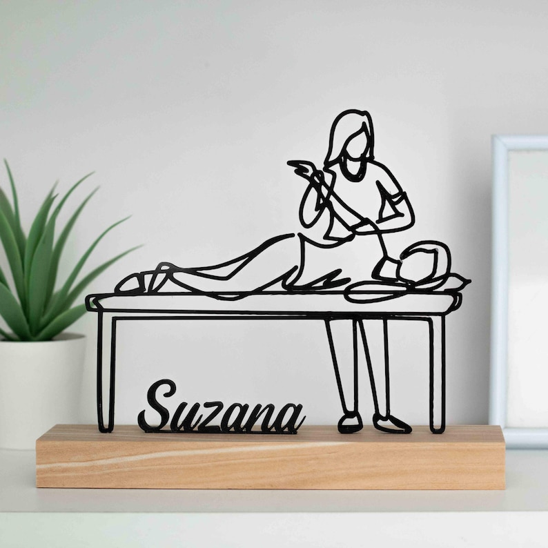 Elegant therapist-themed sculpture with customizable name, a thoughtful gift for physiotherapists, perfect for clinics or home decor.