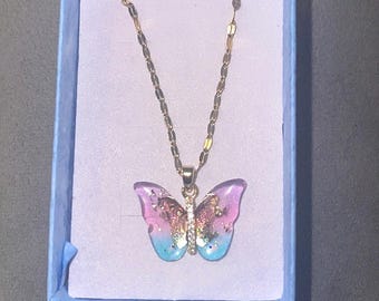 BEAUTIFUL BUTTERFLY NECKLACE