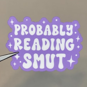 Adesivo probabilmente letto "Smut"