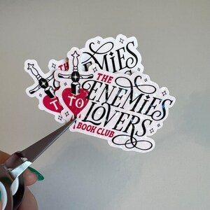 Club de lecture Ennemis to Lovers Sticker image 2