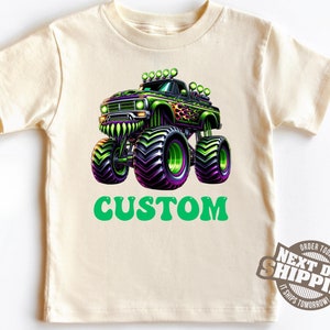 カスタムネームモンスタートラック幼児用Tシャツ、パーソナライズされた男の子用モンスタートラックTシャツ、緑と紫のトラックキッズシャツ、カスタム誕生日ギフト