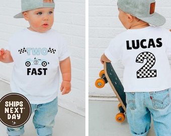 Personalisiertes zwei schnelles Rennauto-Shirt, Geburtstags-Jungen-Shirt, Rennauto-Geburtstags-Party-Shirt, Kleinkind-Jungen-Shirt, Rennthema-Geburtstags-Shirt