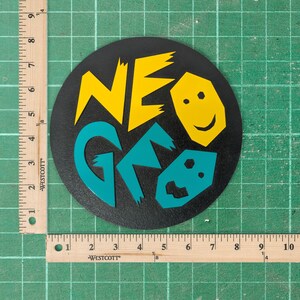 Grawerowany znak z logo Neo Geo – wyświetlacz Retro SNK Arcade zdjęcie 8