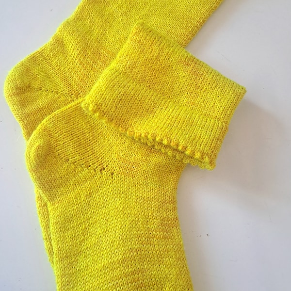 Artisan Simply Shetland Wool Socks with Picot Edged Cuff: Hand Dyed Daffodil Yellow, Women's 6-8