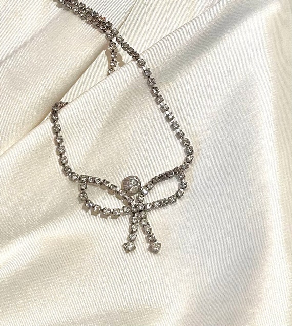 1950s Rhinestone Bow Necklace - image 1