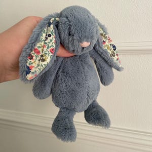 ぬいぐるみ  small Blossom Dusky Blue Bunny Blossom Dusky Blue Bunny - Official Jellycat