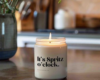 Het is Spritz O'Clock kaars - Grappige Aperol Spritz kaars, cocktailkaars, cadeau-idee voor een feestje, zomerdecoratie, handgemaakte kaars met sojawasspreuk