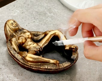 Bathing Girl Ashtray - Funny Gifts for Men - Resin Tabletop Decoration