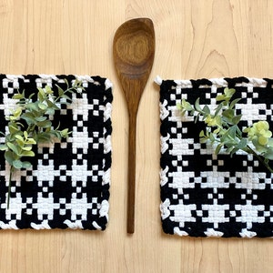 Handmade Woven Potholder- Set of 2 XL Large Hot Pads Trivet 8&quot; x 8&quot; Pro Size Loom