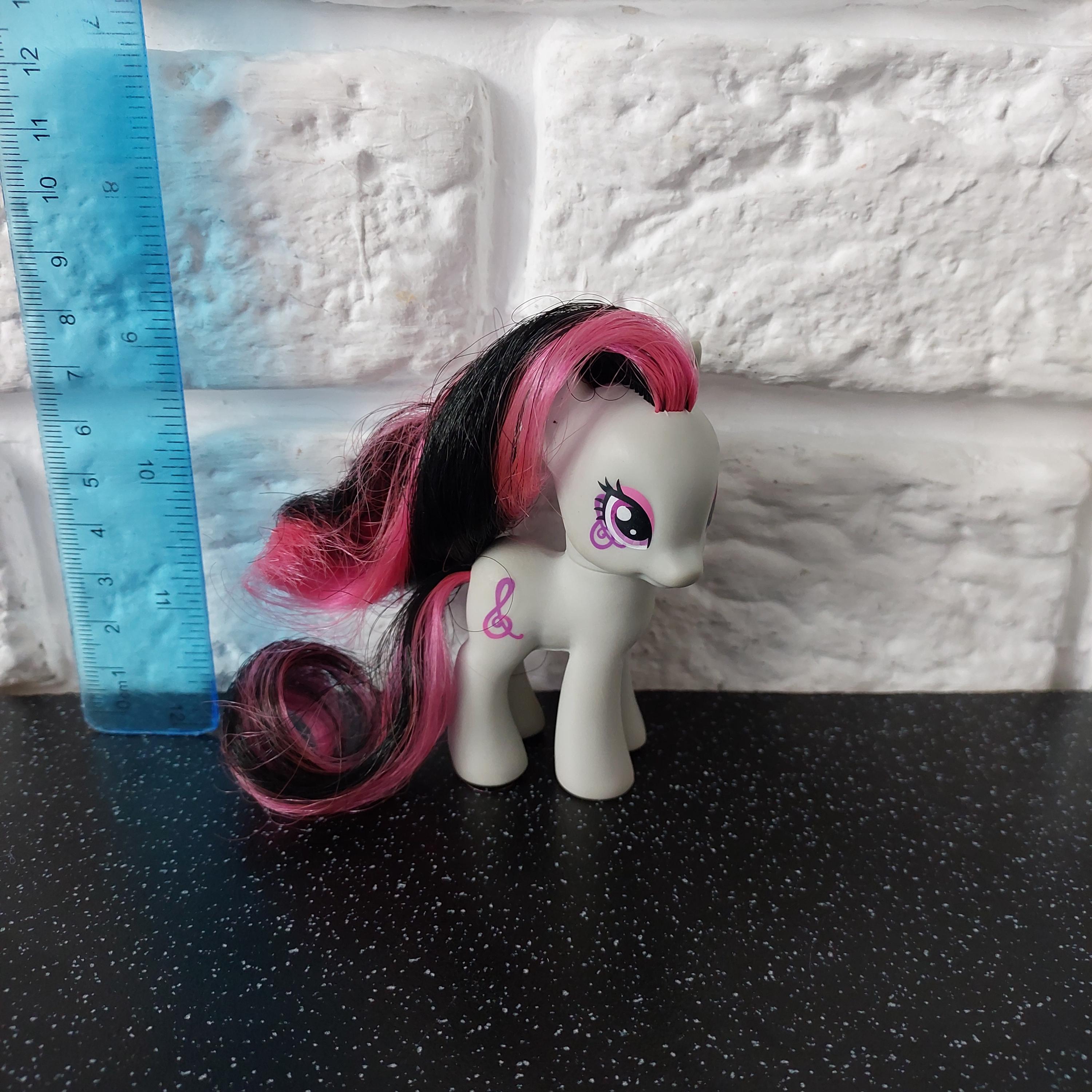 Octavia Melody - Etsy