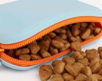 Sac compagnon de voyage TreatTrail Adventure Pup Essentials portable pour des délices qui remuent la queue ! Parfait pour la randonnée, les voyages sur la route, les promenades, les friandises