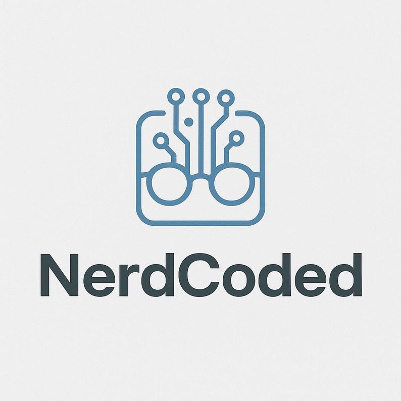 Pode incluir: Um logotipo com um design de placa de circuito azul que incorpora &oacute;culos. O texto "NerdCoded" &eacute; exibido em uma fonte cinza escuro abaixo do logotipo em um fundo branco.