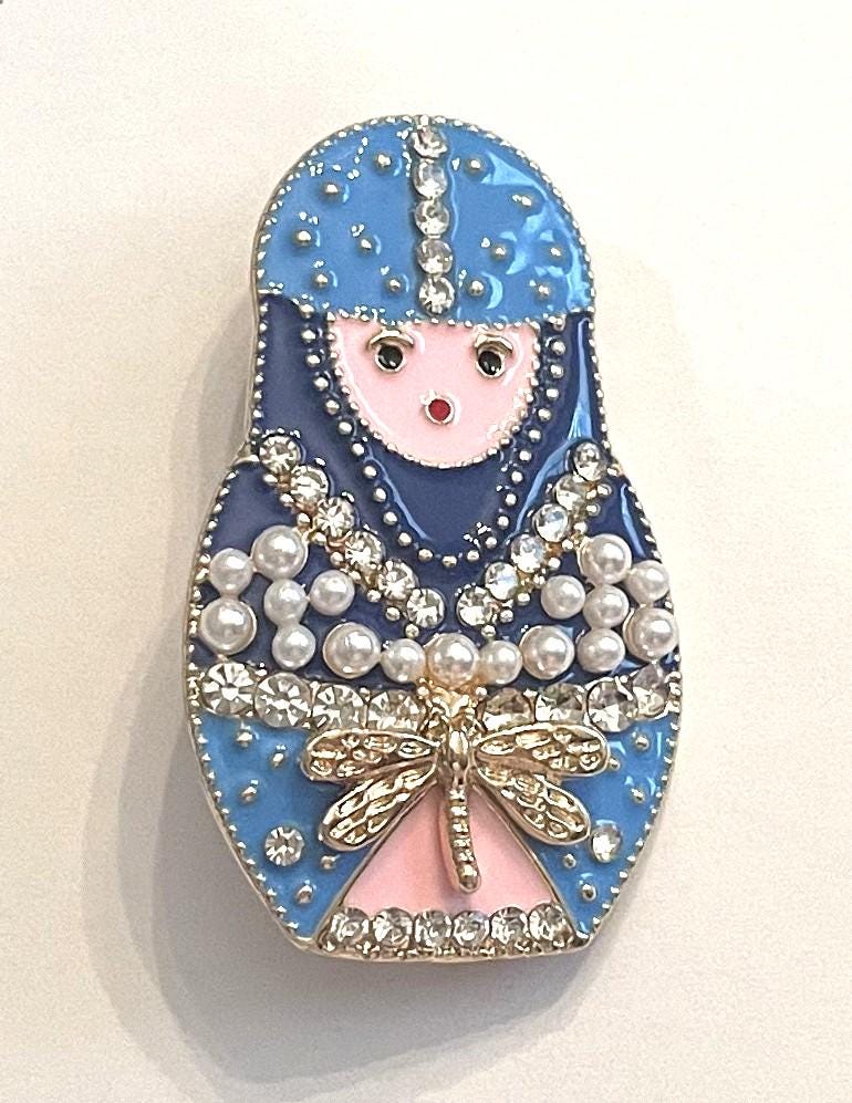 Broche Poupée Russe Matriochka Signée TARATATA - Collector - Bijou Vintage