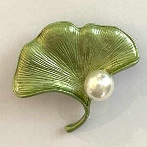 Art Deco Nouveau Style Green Enamel with Faux Pearl GINKGO LEAF Brooch Pin
