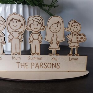 Placa de madeira personalizada gravada com personagem da família - Placa rústica independente personalizada - Presente de aniversário para mãe e pai, Nan Whanua