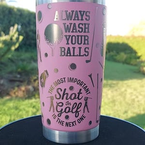 ユニークなレーザー刻印入りトラベルカップ ボールを洗うマグタンブラー 20オンス 600ml 断熱タンブラー レーザー刻印入り ステンレススチール ゴルファー ゴルフ