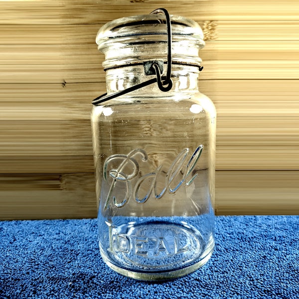 Vintage Mason Ball IDEAL Jar 32 Oz Quart 1920's / Container / Canning in great condition for decor