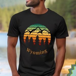 Wyoming Tshirt Retro Sonnenuntergang Berg Grafik T-Shirt Geschenk für Bergsteiger Shirt für Camping Familienurlaub Wyoming Berg Sonnenuntergang Shirt für Wanderer