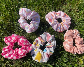 Handgemaakte grillige regenboogscrunchies - bouw je eigen pakket, roze ruit en botanische haaraccessoires