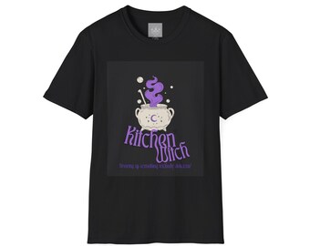 Kitchen Witch Unisex Softstyle T-Shirt, Magisches Kleid, Geschenk für Sie, Witchy Vibes, Boho Style, Okkultes Liebhaber-T-Shirt