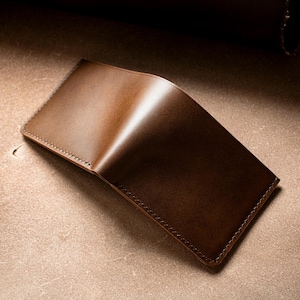 Bifold Leder Portemonnaie, Minimalistische Leder Portemonnaie, Handgemachte Brieftasche aus Vollnarbenleder, Slim Portemonnaie für Herren