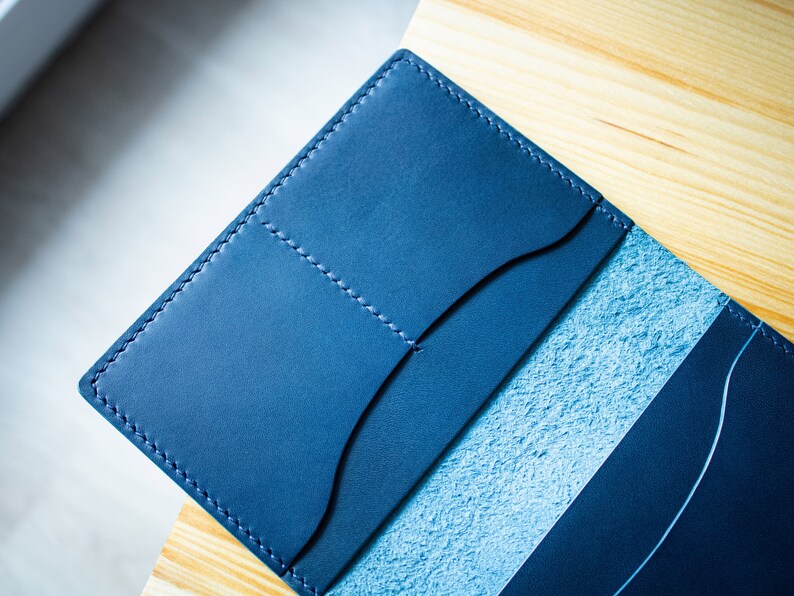Cartera de cuero para pasaporte, funda para pasaporte de hombre, estuche para pasaporte de viaje, regalo de cumpleaños imagen 2