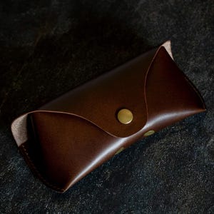 Custodia per occhiali in pelle, custodia per occhiali da sole in pelle personalizzata, custodia per occhiali personalizzata, portaocchiali, regalo per lettori, regalo di compleanno