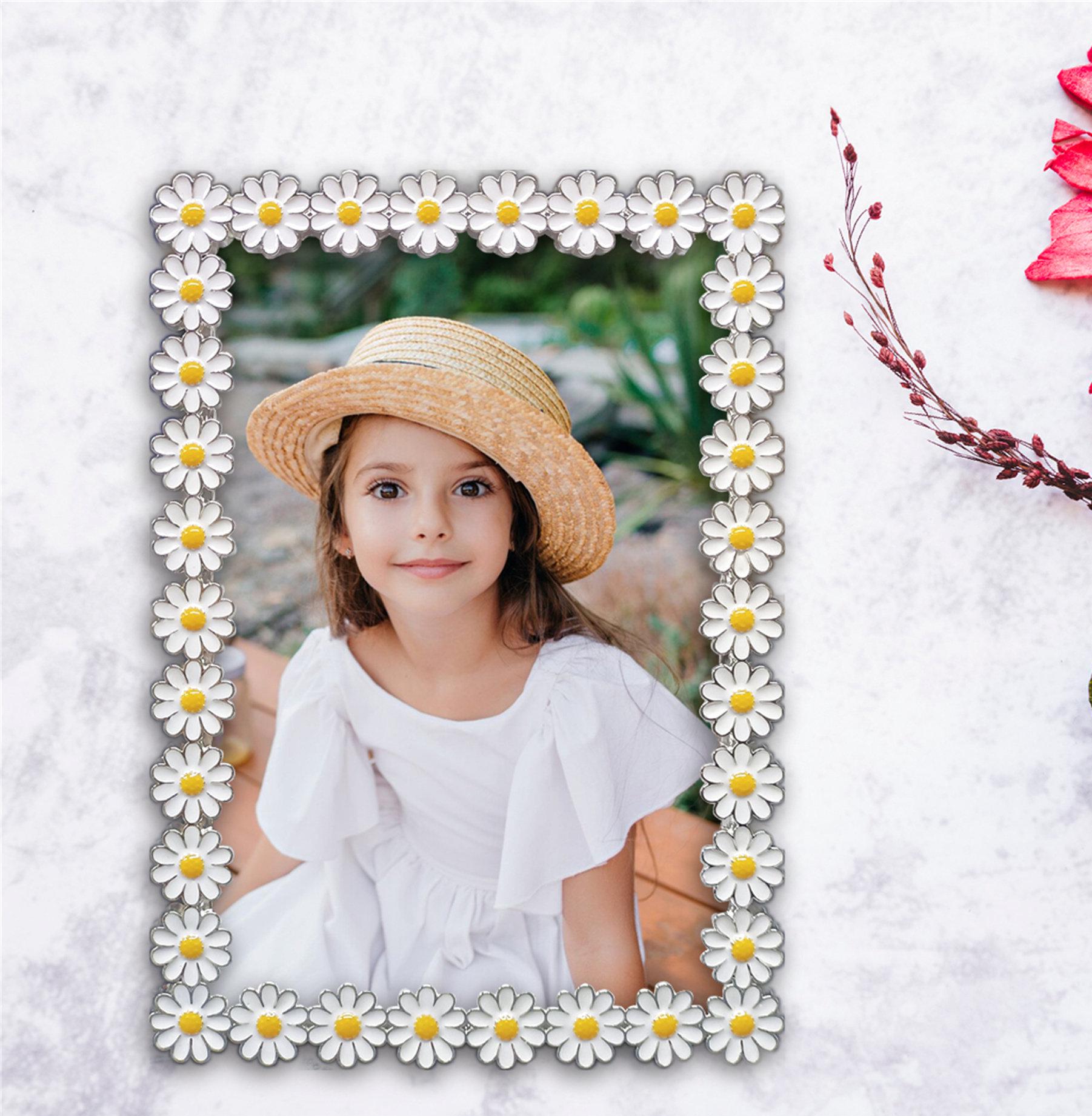 DAISY LOVERS フォトフレーム　激レア Daisy Photo Frame – Metal Floral Wedding Picture Frame, Crystal