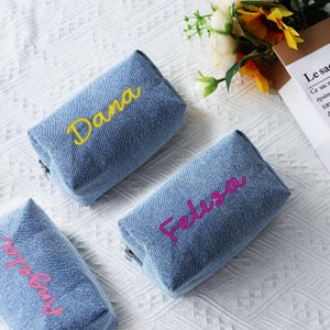 Personalized Makeup Bag, Embroidered Makeup Bag, Cosmetic Bag, Bridesmaid Gifts, Bridal Party Gifts, Makeup Organizer, Bridal Shower Gift