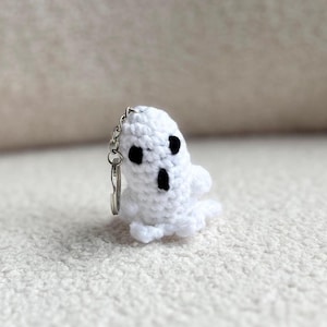Mini Ghost Keychain- Crochet Cute Halloween Ghost, Crochet Ghost Keychain, Ghost Keychain, Halloween Gift, Cute Gift, Fun Keyring