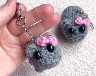 Porte-clé hamster coquette triste au crochet - Hamster coquette TikTok, hamster au crochet, hamster triste au crochet, porte-clé hamster triste, cadeau porte-clé