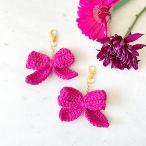 Pink Crochet Coquette Bow Keychain - Bow Keychain, Gold Keychain, Coquette Keychain, Crochet Bow, Valentines Keychain, Girlfriend Keychain